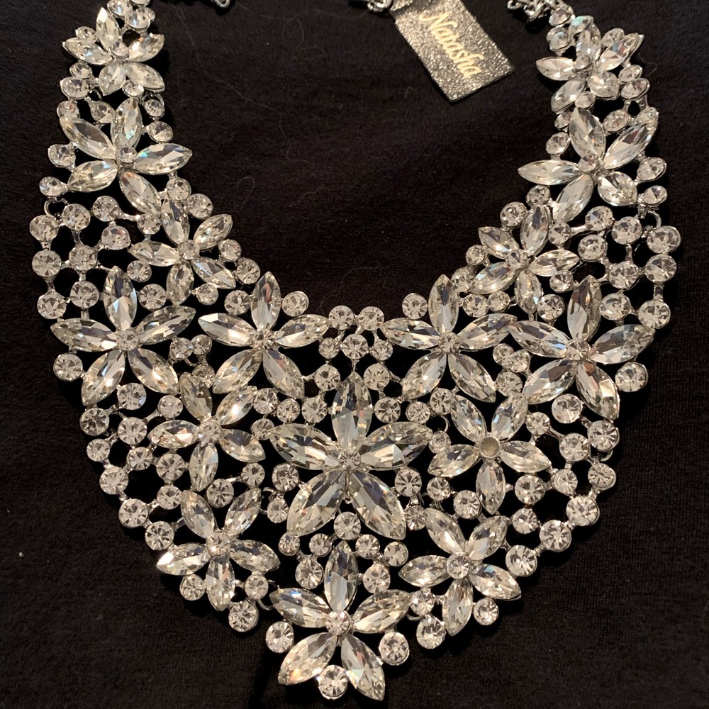 Beautiful diamond necklace worn once